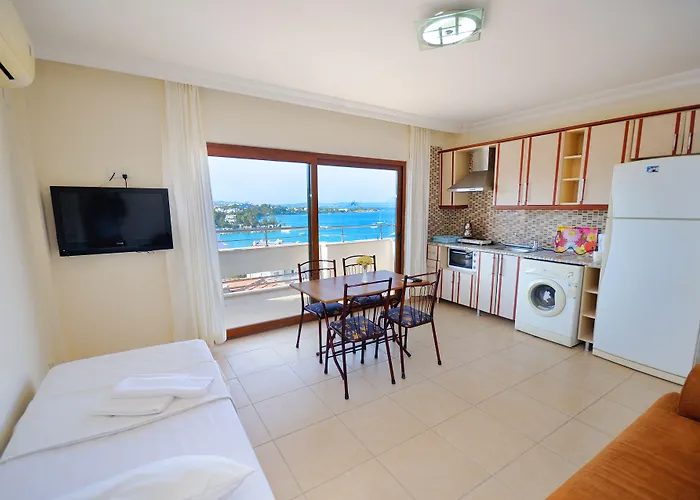 بياز كوناك ايفلري 4* داتْشا