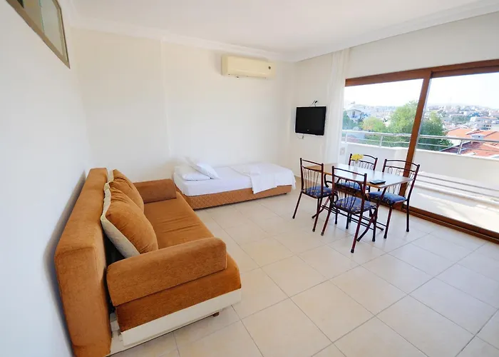 بياز كوناك ايفلري داتْشا